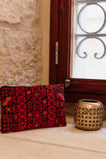 Load image into Gallery viewer, Priscilla&#39;s Wristlet
